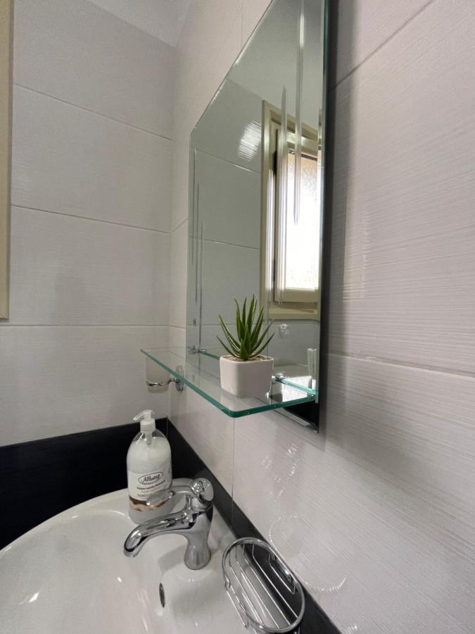 Rent Rooms Loren Vlore Luaran gambar