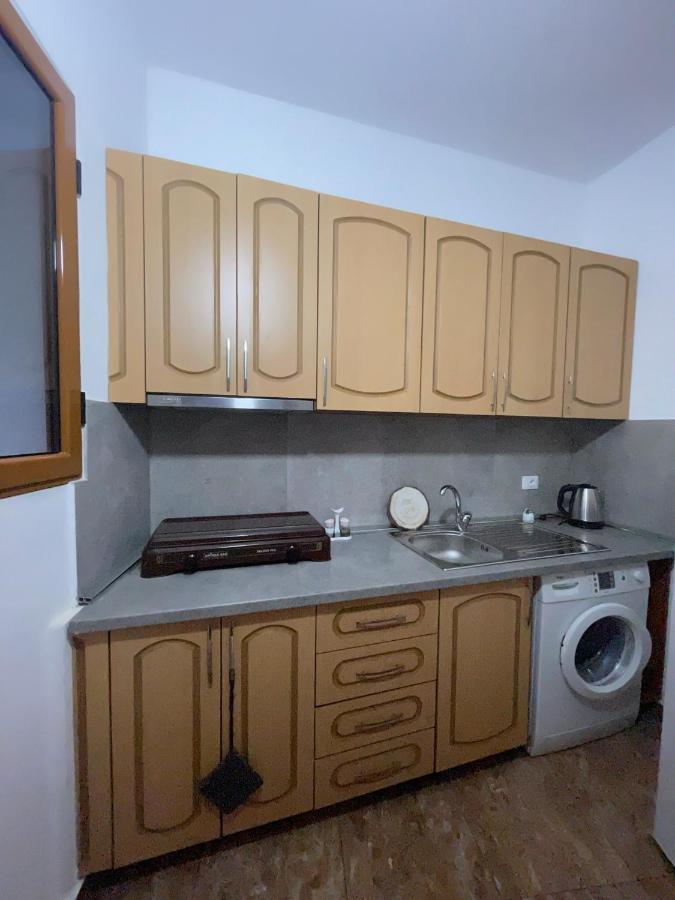 Rent Rooms Loren Vlore Luaran gambar