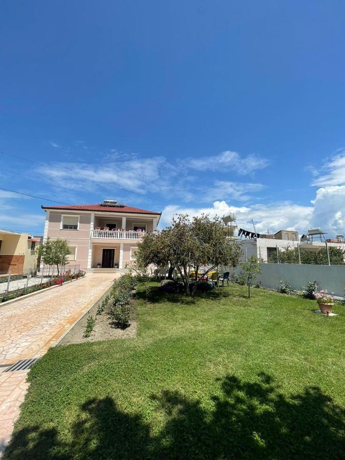 Rent Rooms Loren Vlore Luaran gambar